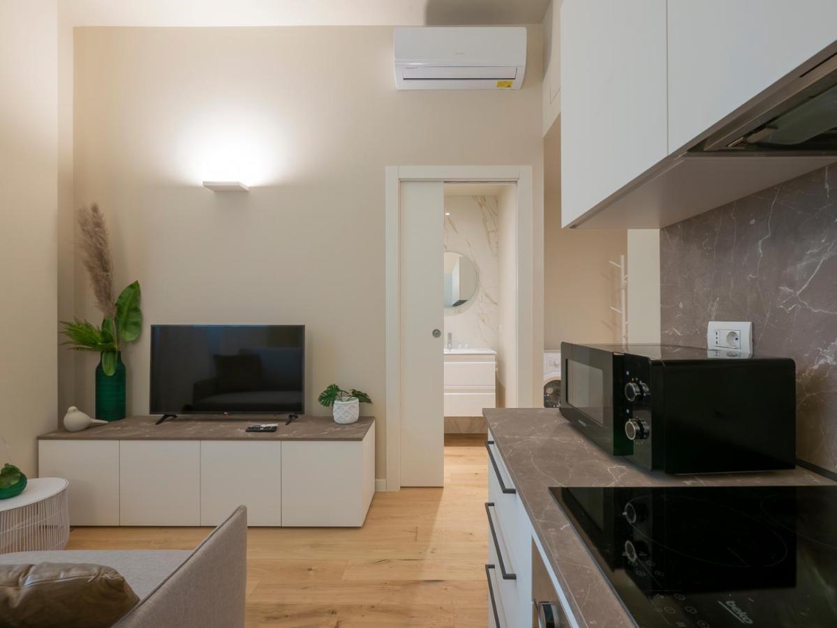 I Host Apartment - Ranzoni 1 Milano Exteriör bild